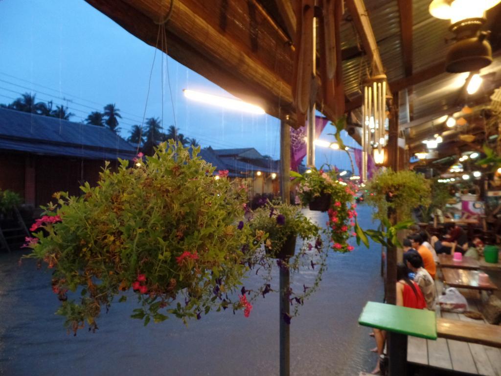 Ban Mae Arom Apartment Amphawa Exterior photo